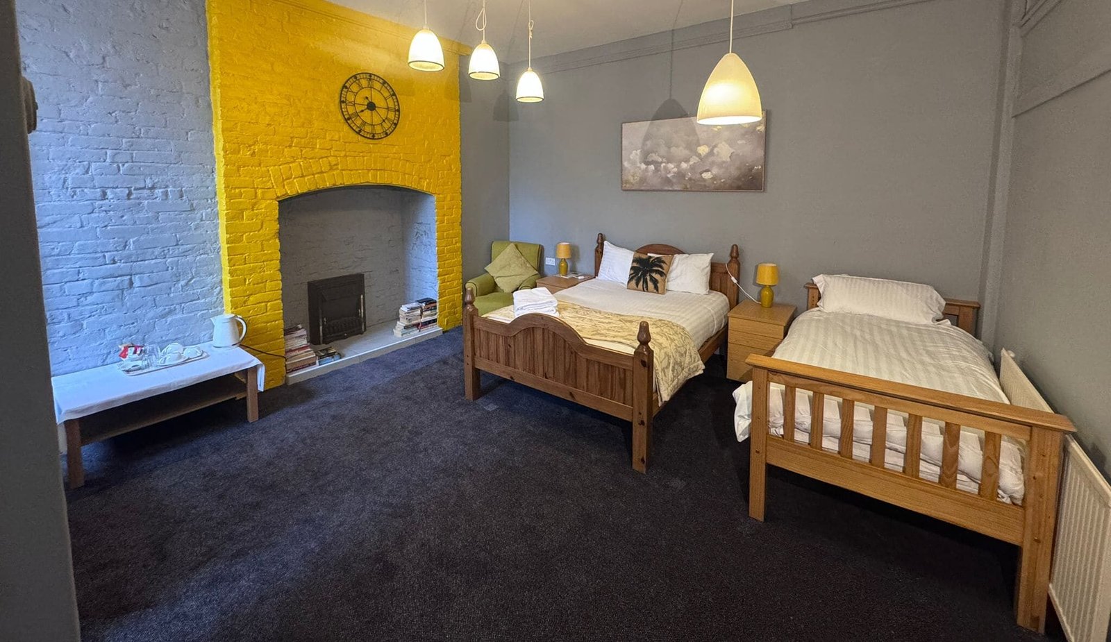 Spacious Deluxe Double Room in Sale Manchester