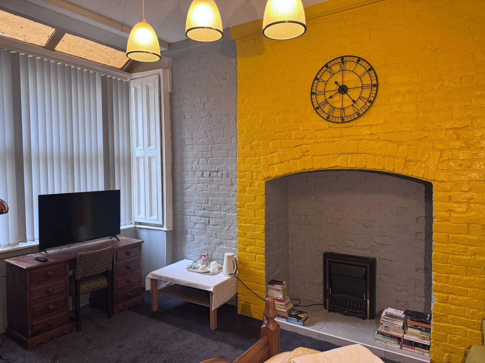 Deluxe double room at Cornerstones Guest House in Sale Manchester with queen bed and modern interior