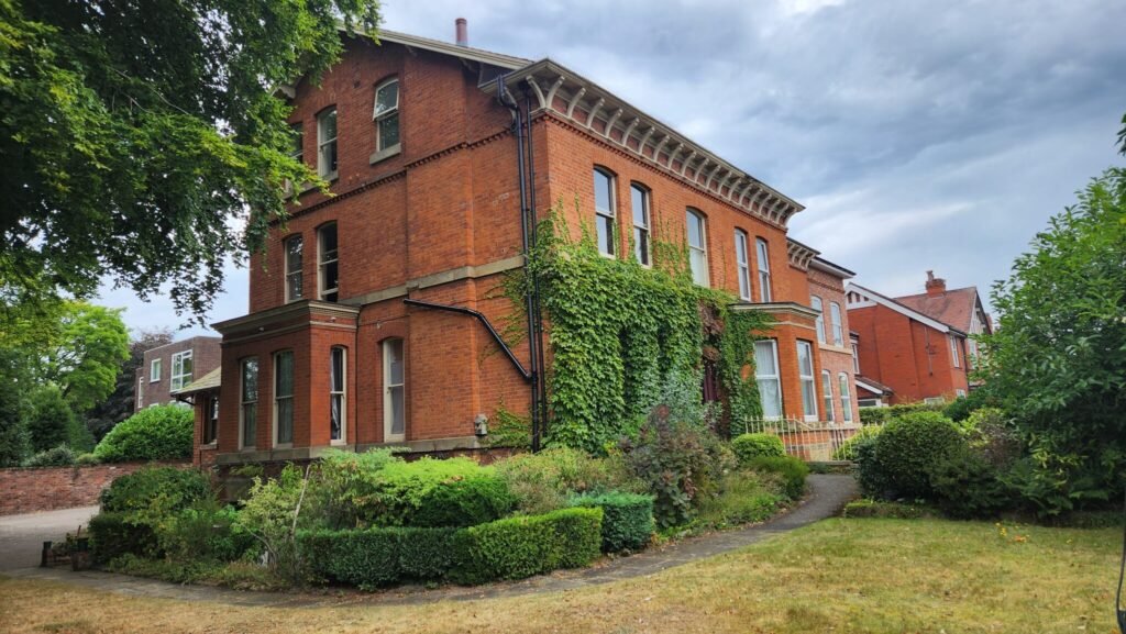Guest House vs Hotel Manchester — The Honest 2026 Guide That Finally Settles the Debate