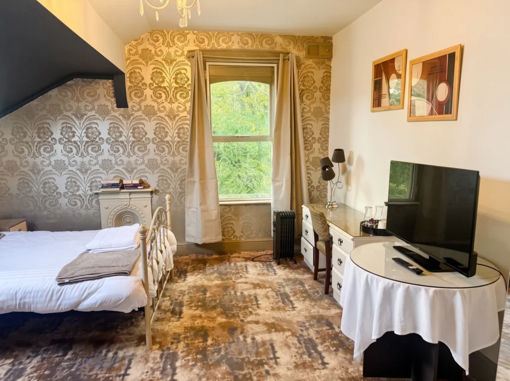 A Romantic Weekend in Manchester: My Ideal Stay in a Victorian Boutique Room in Sale